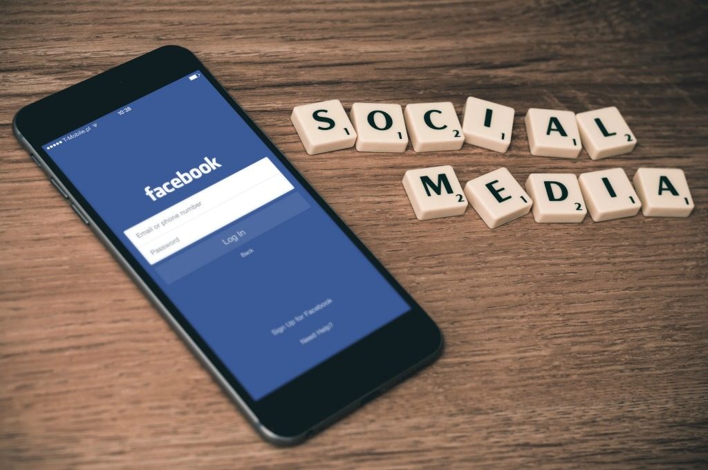 social media -dua-para